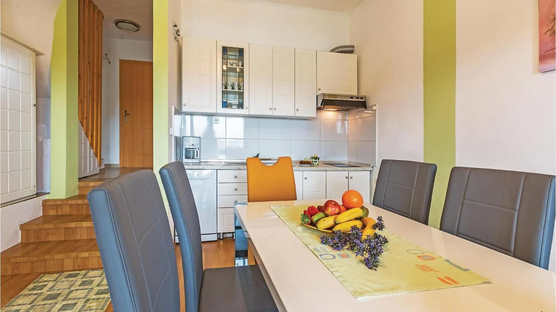 Awesome Home In Betiga With Kitchen Barbariga